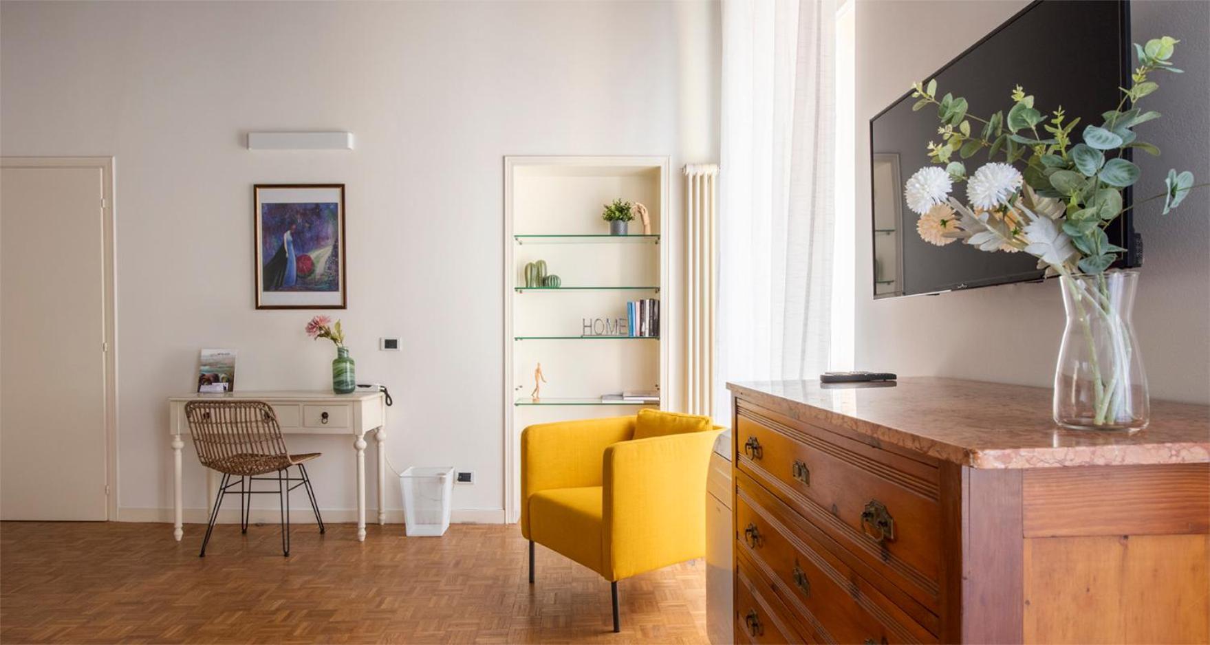 Charming Joivy Flat Next To Duomo Di Como Buitenkant foto