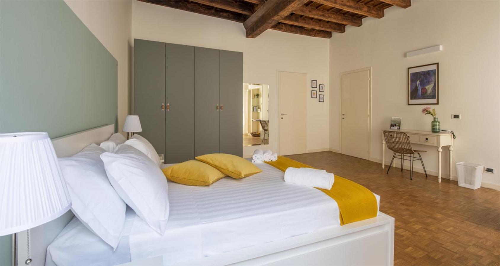 Charming Joivy Flat Next To Duomo Di Como Buitenkant foto